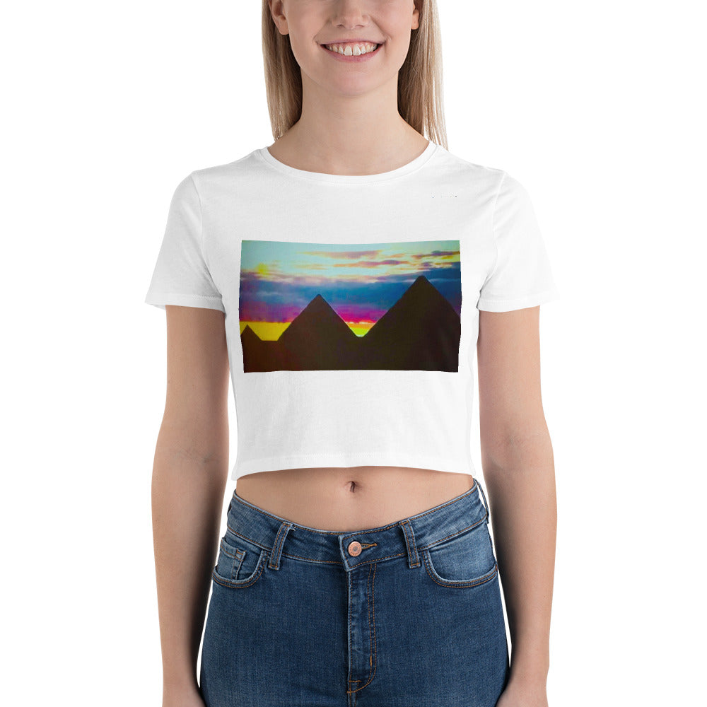 Women’s Pyramid Sunset Crop Tee